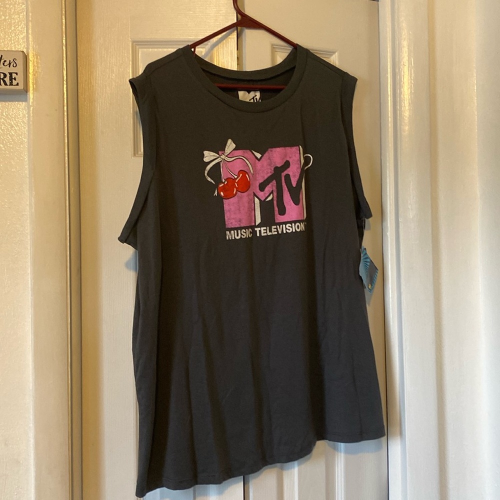 Torrid, size 2 retro look MTV tank top!